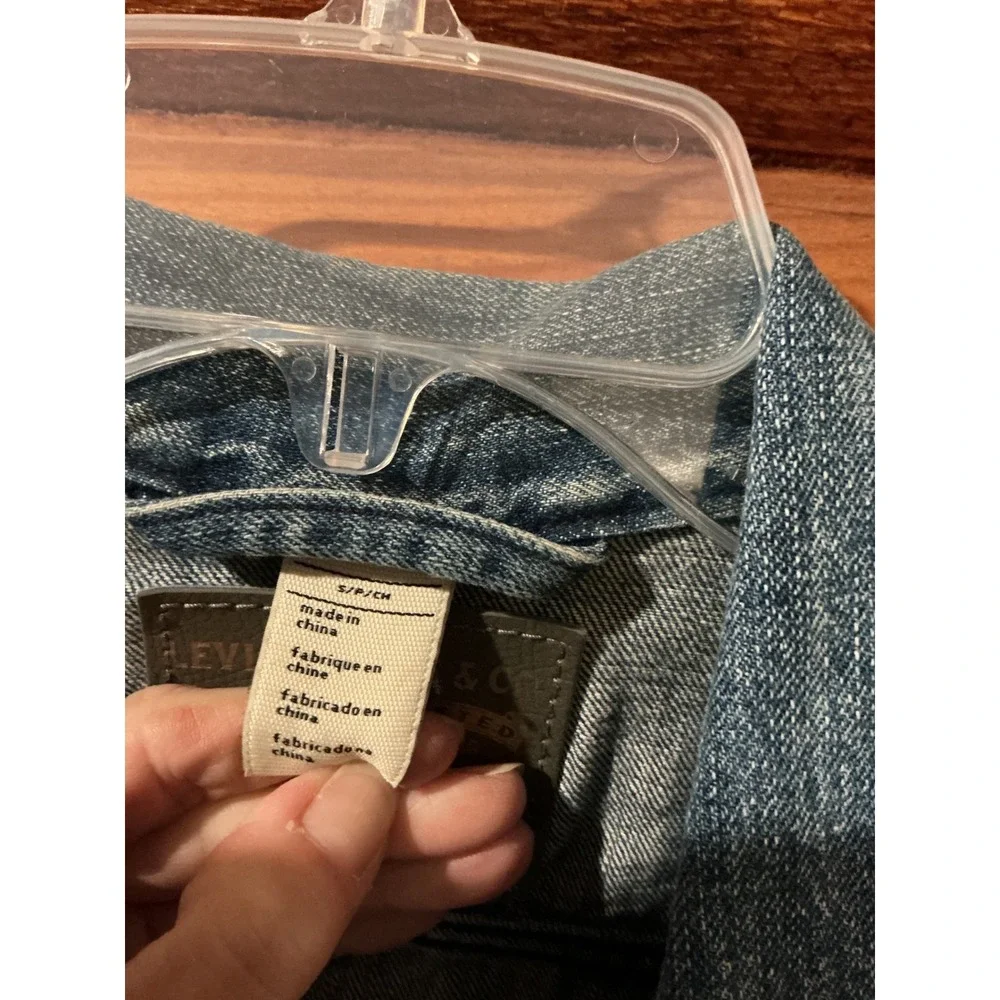 Levis Womens Original Trucker Denim Jacket Medium Wash Blue Jean Jacket Small